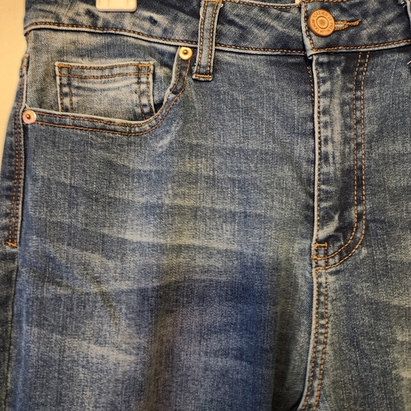FOREVER 21 Denim Bell Bottom Jeans Flared Pants Distressed Medium Wash Size 29 - Picture 7 of 15